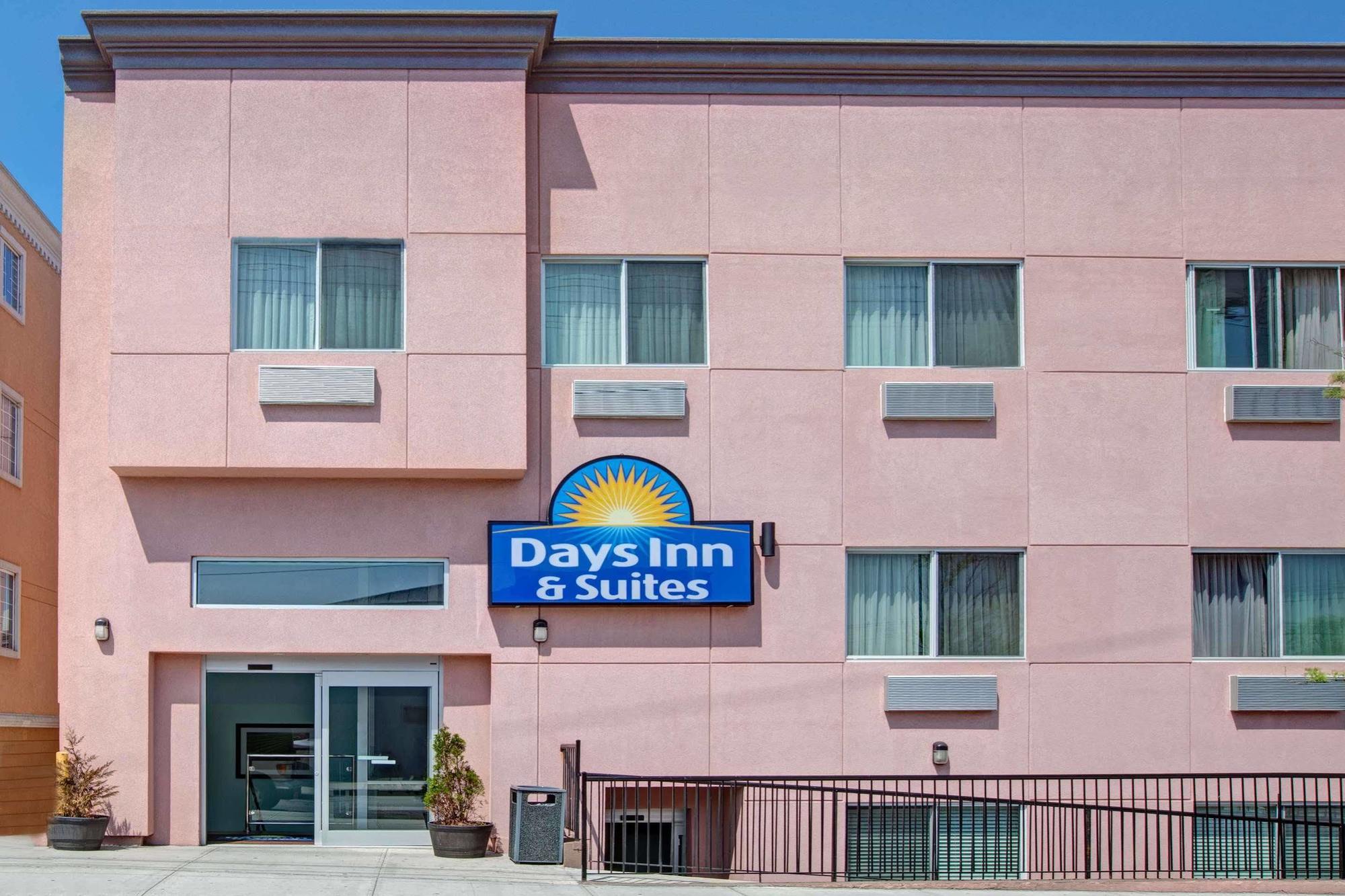 Days Inn & Suites By Wyndham Ozone Park/Jfk Airport New York Kültér fotó